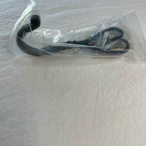 New…Metal heart shaped wall hook